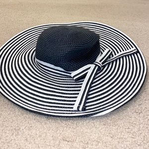 Wide brim floppy hat